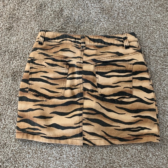 Tiger skirt - Picture 2 of 3